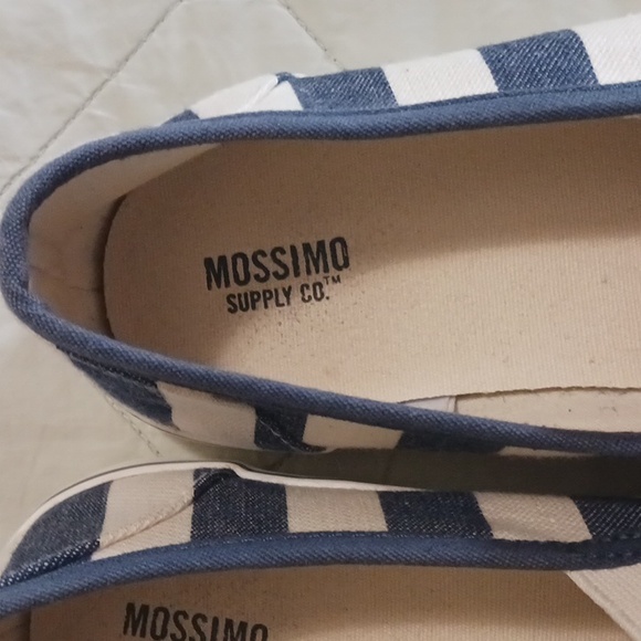 Mossimo Supply Co. Slip On Shoe's Women's 7 White And Blue Striped - Picture 6 of 8